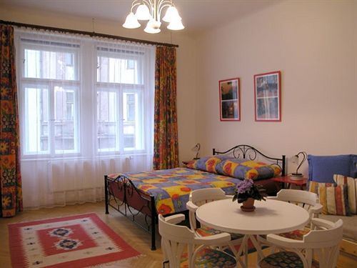 Pragues Rainbow Guest House Esterno foto